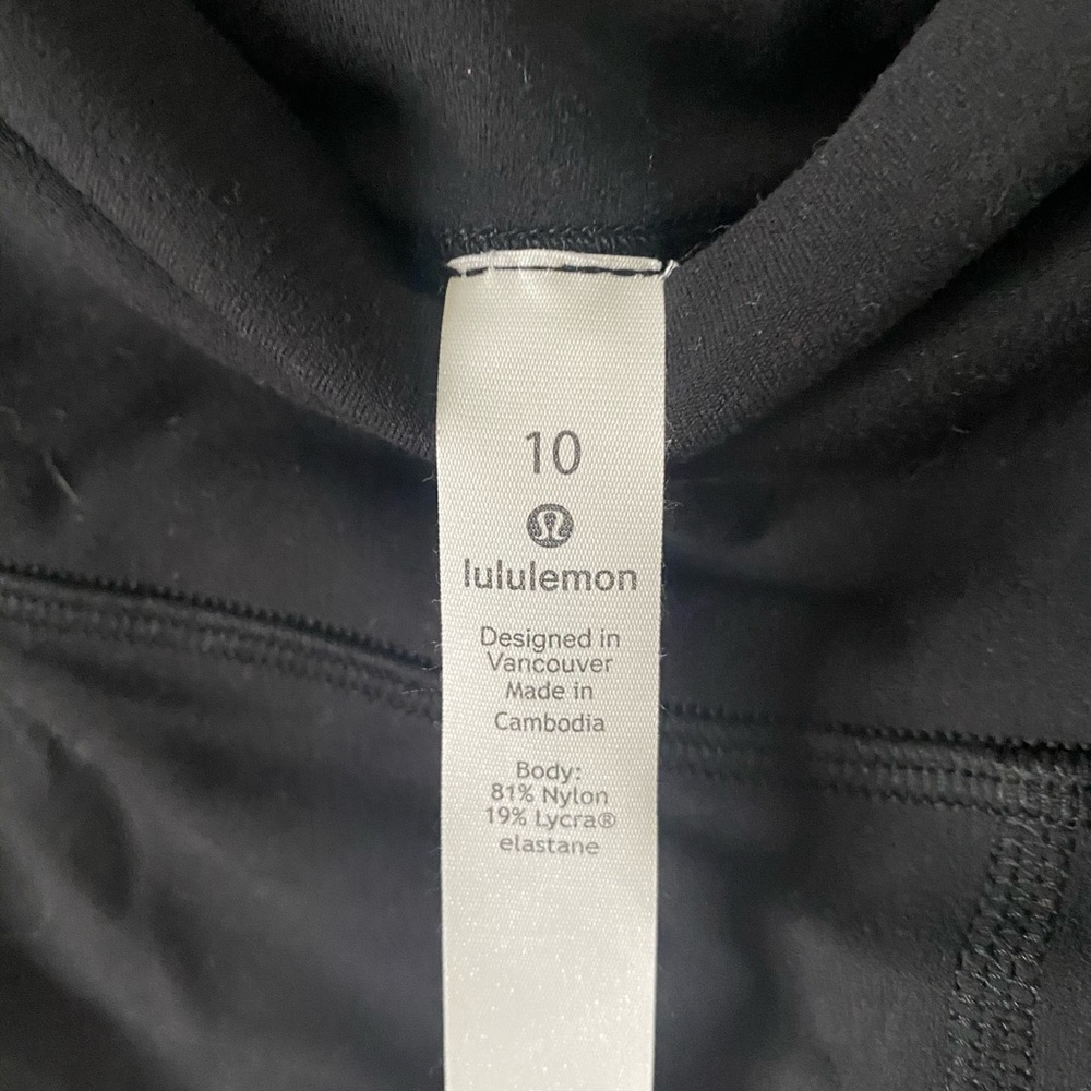 Lulu lemon black leggings - Picture 2 of 3